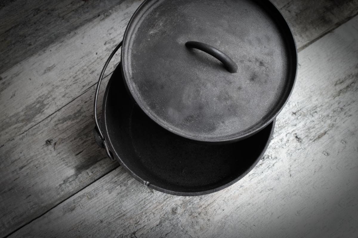 How To Season A New Cast Iron Dutch Oven For The First Time