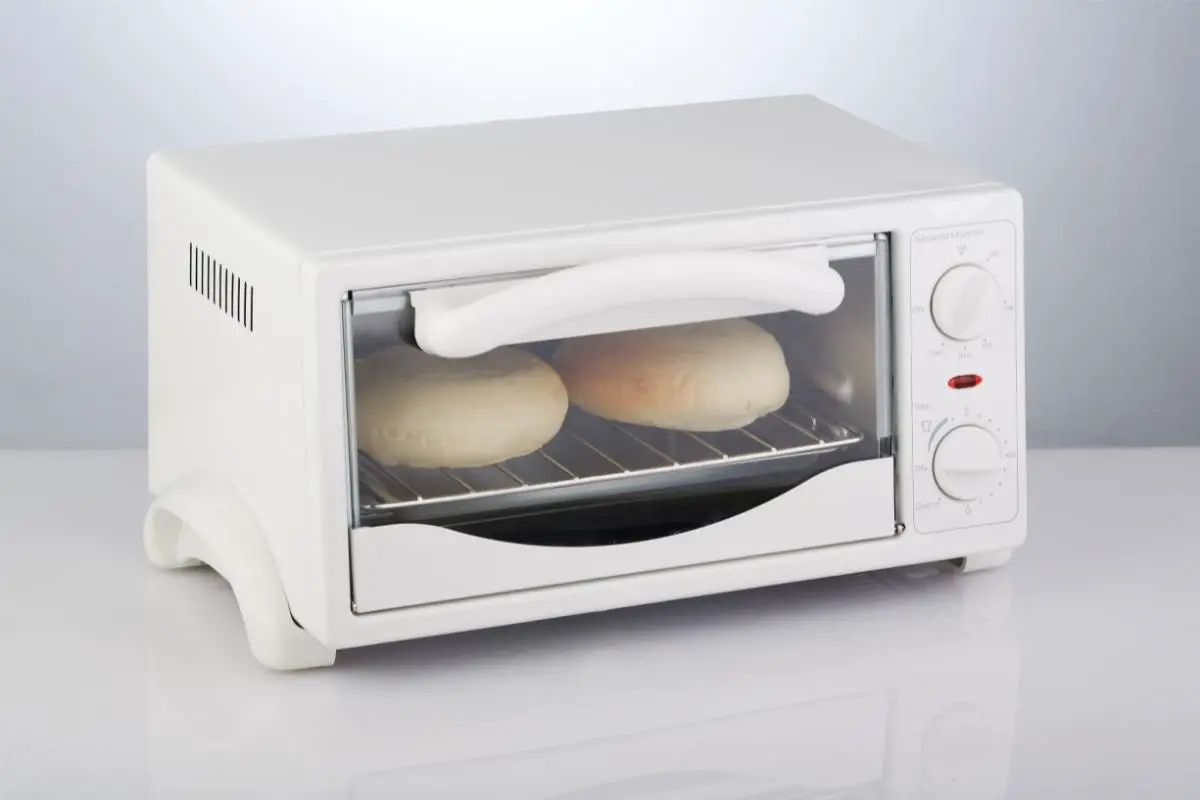 What's The Difference Between A Toaster Oven And A Regular Oven?