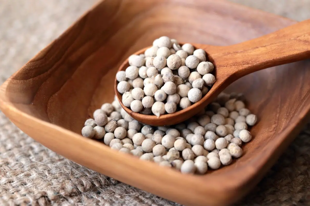 11 Easy Ways To Substitute For White Pepper