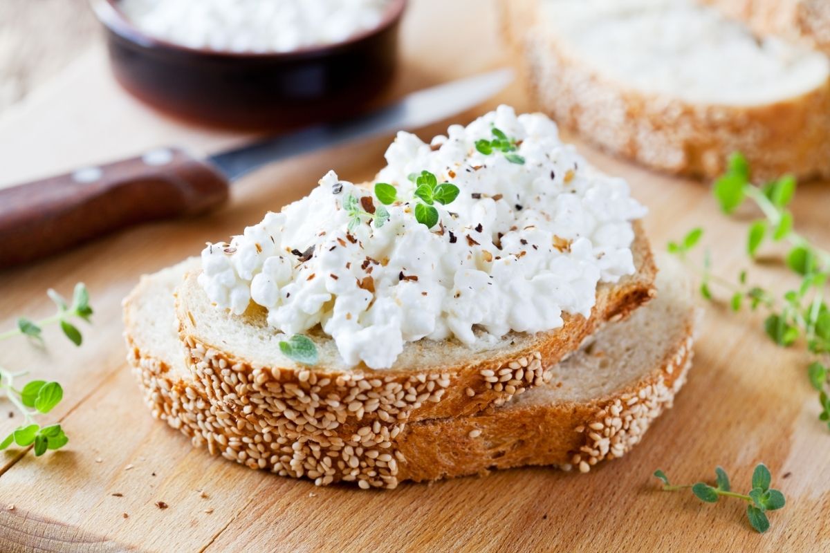 16 Ways To Substitute For Feta Cheese 