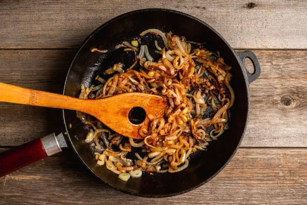 What can I Substitute for Caramelized Onions?